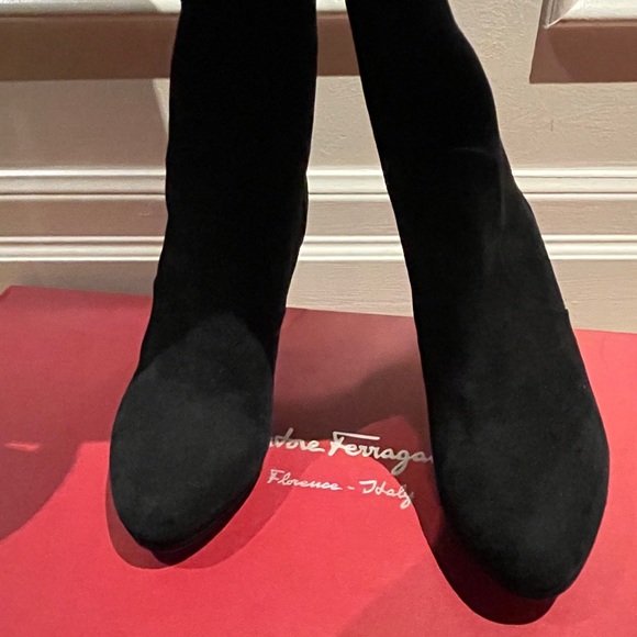 Salvatore Ferragamo boots - Picture 7 of 11
